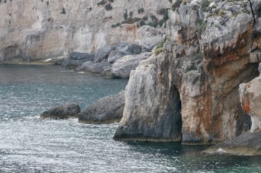 Yunanistan 'ın Zakynthos adasındaki mavi mağaralar