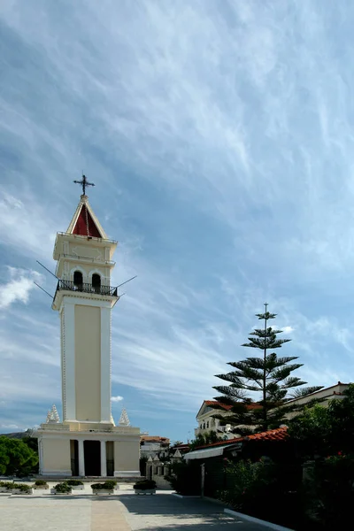 Agios Dionisios Saint Denis 教会と高くそびえる鐘楼 ザキントスの海岸沿いに位置ザキントス町最大の教会 — ストック写真