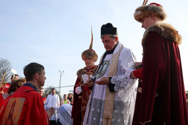 폴란드 2019 야스나 수도원에서 피오트르 지도하에 그리스 기사들을 새로운 구성원들 — 스톡 사진