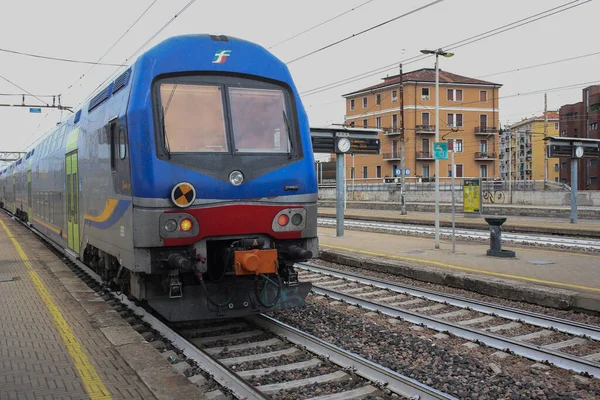 意大利米兰 伦巴第 Milan Italy Lombardy 2019年9月22日 Trenord铁路公司在火车站的客运列车 伦巴第区域火车 — 图库照片