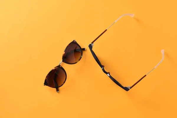 Solglasögon Glasögon Pastell Färg Papper Bakgrund — Stockfoto