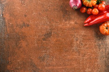 Yiyecek için arka planda renkli sebzeler