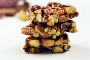 fıstıklı croquant tatlı / fistikli krokan