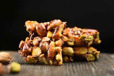 fıstıklı croquant tatlı / fistikli krokan