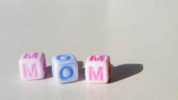 Cube Mom Word White Table — Stock Photo, Image