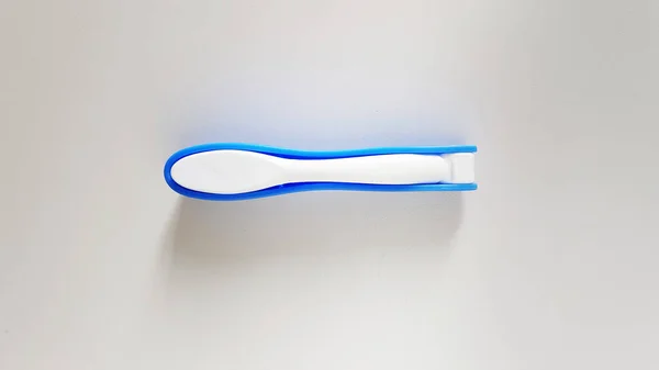 Seyahatler için mavi beyaz katlanan diş fırçası