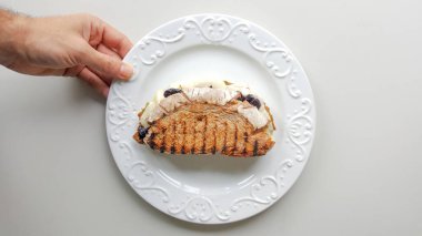 Sağlıklı El Ekşi Ekmek ve Yumurtalı Fransız Tostu  