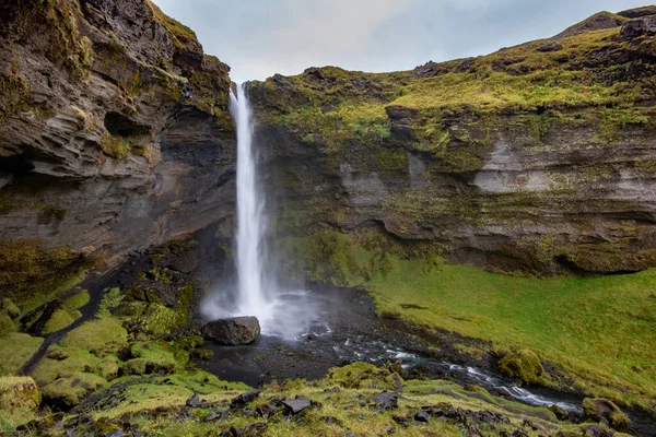 Hoher Wasserfall Island — Stockfoto