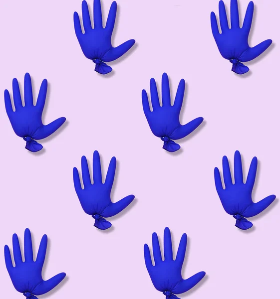 Синя медична рукавичка показує зупинити жест. Коронавірус спалах. Особиста гігієна та захист від інфекцій. Зупинити паніку . — стокове фото