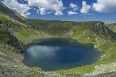 Muhteşem yaz manzarası. Rila gölleri, Bulgaristan.