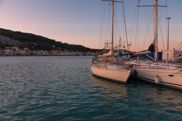 Farbenfroher Abendhimmel Über Dem Hafen Von Zakynthos Griechenland — Stockfoto