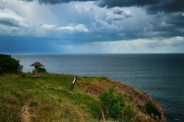 Bulgaristan 'ın Sinemorets köyündeki Veleka nehrinde bulutlu bir gün