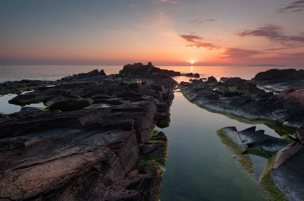 Beautiful Sunrise Sea Magnificent Cloudscape Shore — Stock Photo, Image