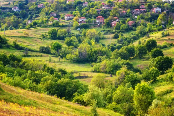 Primavera Está Llegando Increíble Vista Primavera Con Pequeño Pueblo Las —  Fotos de Stock