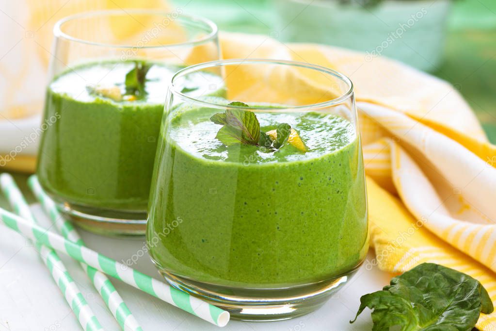 Spinach smoothie  with mint.