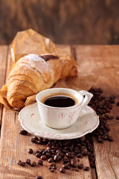 Чашка кофе .