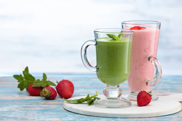 Different  milkshakes on the table. — Stock Photo, Image