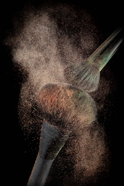 Powderbrushes και η σκόνη βουτιά. — Φωτογραφία Αρχείου