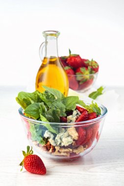 Kase ıspanak salatası.