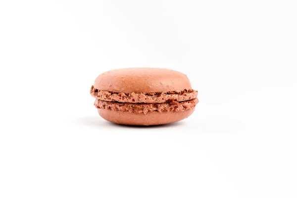 Seitenansicht Einer Süßen Lebhaften Braunen Schokolade French Macaron Isoliert Auf — Stockfoto