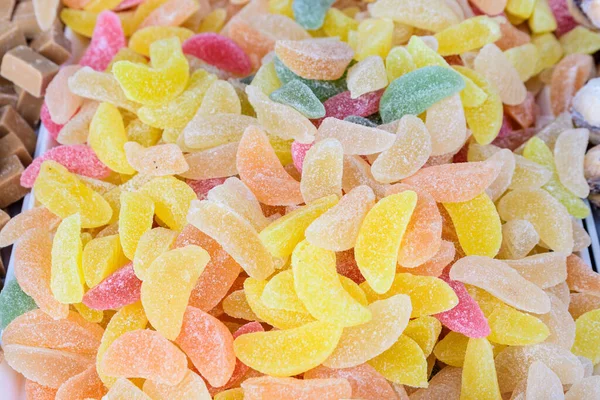 Renkli Jöle Şekerlemeleri Farklı Renkler Meyveler Aromalı Bir Şekercide Satışta — Stok fotoğraf