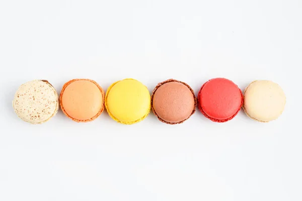 Ansicht Der Reihe Von Sechs Süßen Französischen Macarons Mit Verschiedenen — Stockfoto