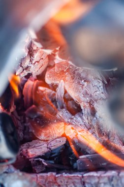 Yakacak odun, ateş, kömür, ızgara..