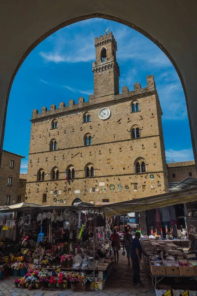 Città Medievale Volterra Toscana Piazza Del Municipio Con Caratteristico Colorato — Foto Stock