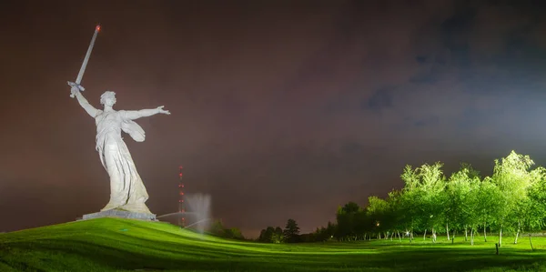 9 Mayıs Zafer Bayramı. Anıt 