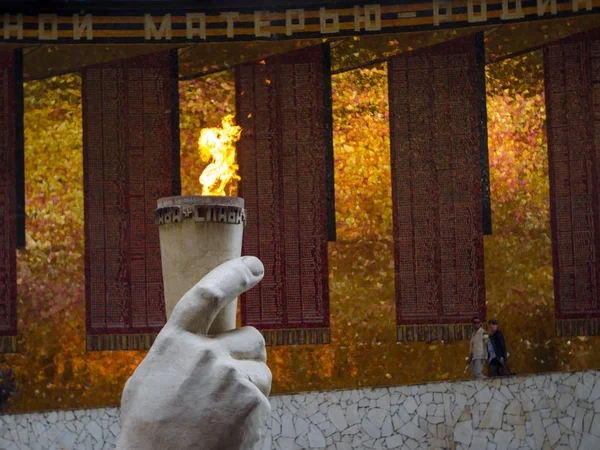 May 9, Victory Day. Part of monument "Motherland" in ensemble "To Heroes of Stalingrad battle" in Volgograd, Russia — Stock Photo, Image