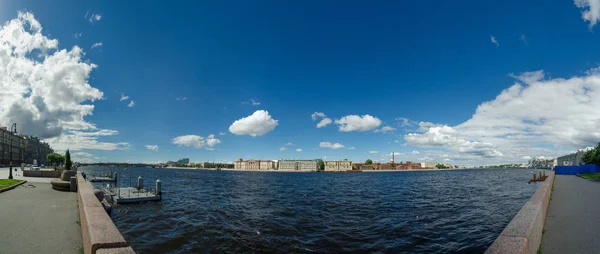 Panorama Neva nehir. Hapishane haçlar, Saint Petersburg, Rusya Federasyonu