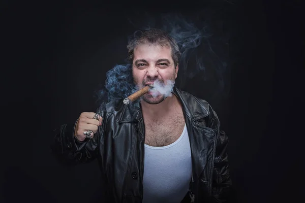 Steampunk smoker with a cuban cigar — Stock Photo, Image