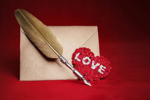 Love letter envelope and quill — Stock Photo, Image