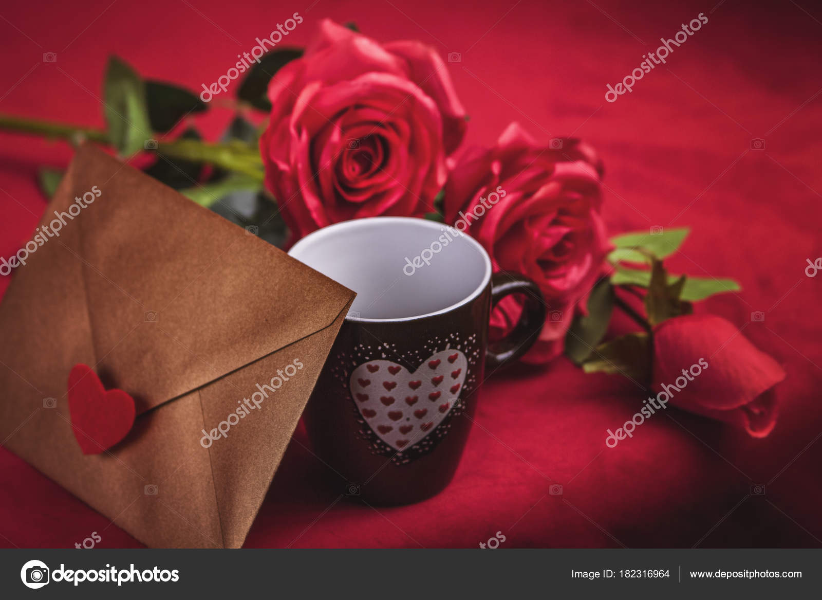 Concept De La Saint Valentin Lettre Damour Rose Et Une