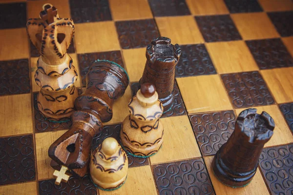 Gelenek ahşap satranç figürleri — Stok fotoğraf