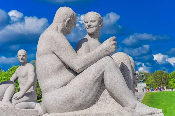 Berühmte Statuen von Vigeland, oder Frogner, Park in oslo — Stockfoto