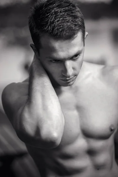 Sexy muscular man on the beach — Stock Photo, Image