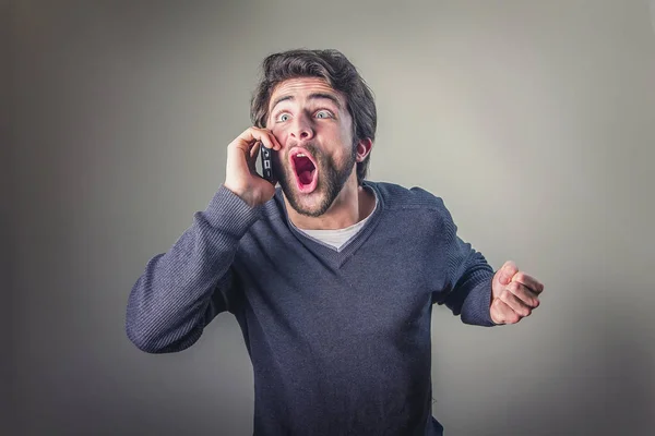 Recibiendo grandes noticias ganadoras por teléfono — Foto de Stock