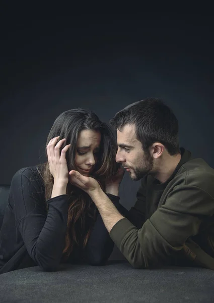 Attentive man comforting his girlfriend — Stock Photo, Image