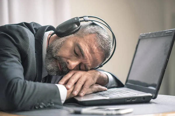 Hombre Negocios Mayor Quedó Dormido Con Hipnosis Libro Audio Autoayuda — Foto de Stock