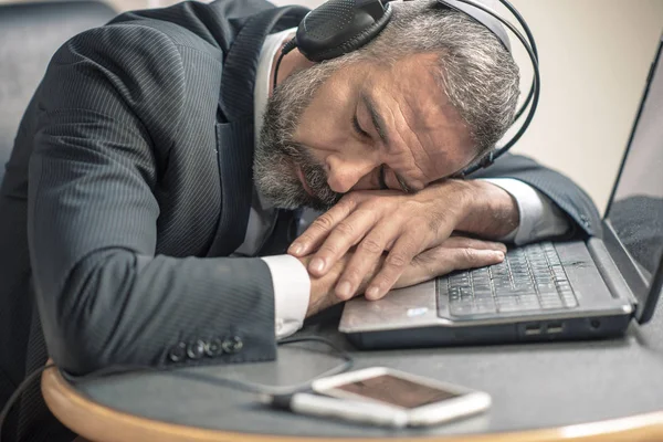 Senior Business Man Fallen Asleep Hypnosis Self Help Audio Book — Stock Photo, Image