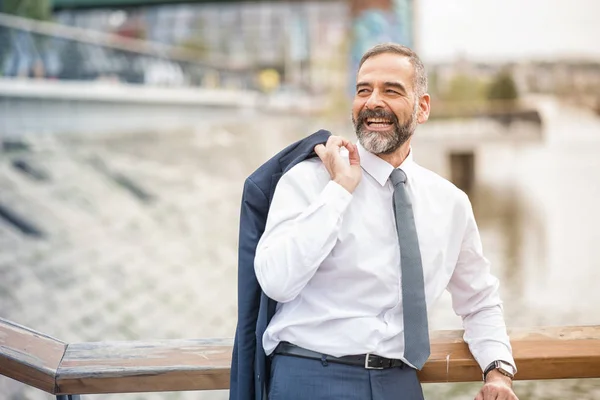 Paus från arbetet, ensam tid utomhus — Stockfoto