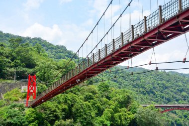 Wulai, Tayvan 'daki kırmızı asma köprü ya da asma köprü