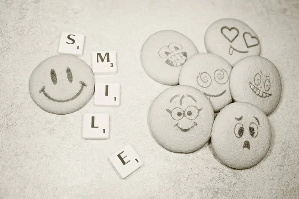 Galletas Dulces Con Patrón Emociones Cubos Scrabble Sonrisa — Foto de Stock