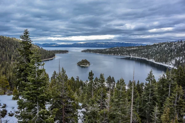 Tahoe Gölü 'nün Zümrüt Körfezi