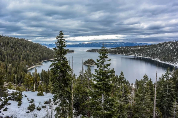 Tahoe Gölü 'nün Zümrüt Körfezi