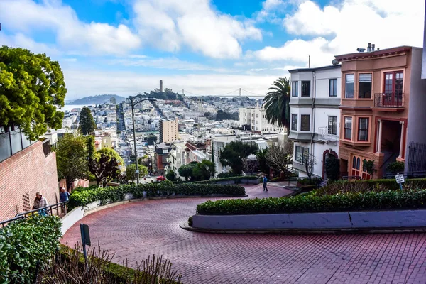 Lombard Caddesi, San Francisco, California.