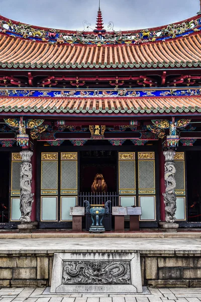Jellemző Jellegzetes Buddhista Templom Taipeiben — Stock Fotó