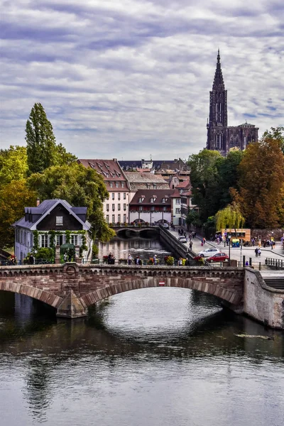 Alsace 'deki Strassbourg' un tarihi merkezine bak