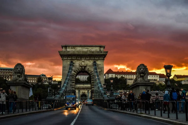 Beautiful red sky above the Budapest city center — Stock Photo, Image